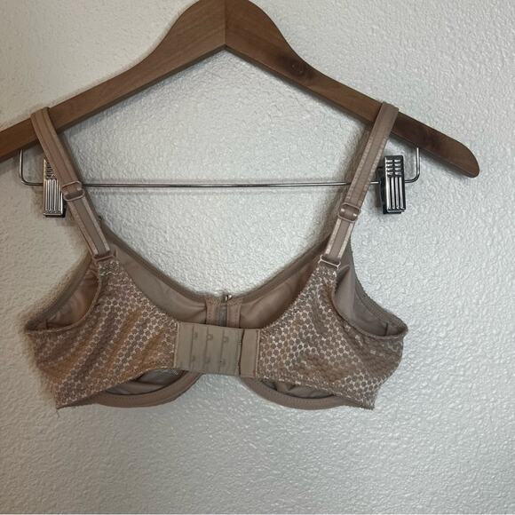 Chantelle C Magnifique Nouveau Seamless Unlined Minimizer Bra in Nude Sand 32DD - Picture 6 of 9